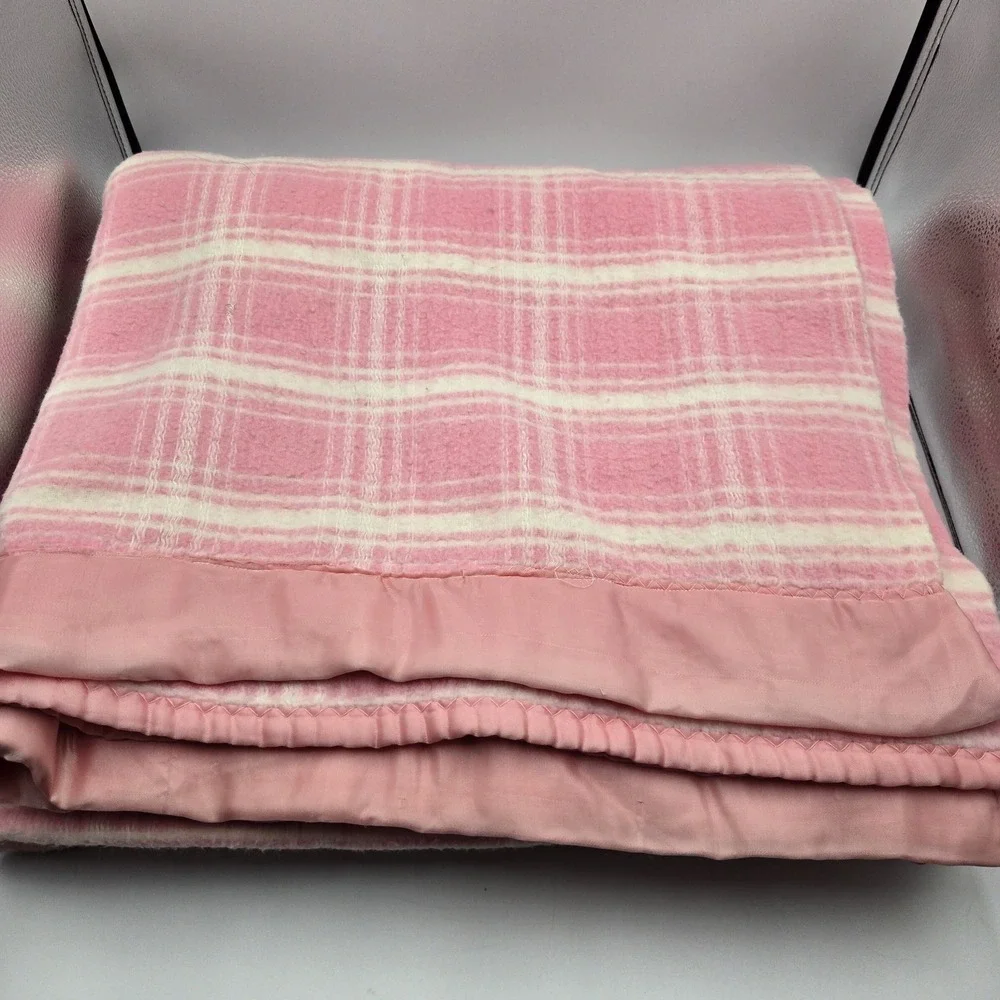 Vtg Thermal Double Satin Trim Pink Plaid Blanket Acrylic 75x75 Square‎ Grandma